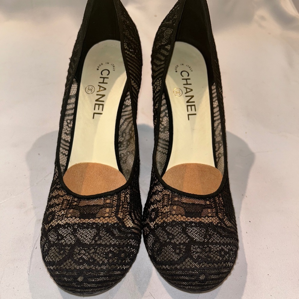 Chanel Lace Pearled heels